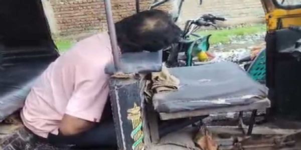 छत्तीसगढ़ के बिलासपुर में पूर्व जनपद सदस्य के पति की गला काटकर दिनदहाड़े हत्या