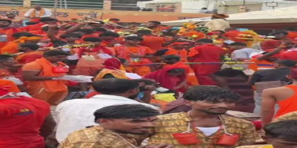 श्रावण के दूसरे सोमवार को शिवमय हुई संगमनगरी, हर-हर महादेव की गूंज के बीच शिवालयों में उमड़ा आस्था का सैलाब