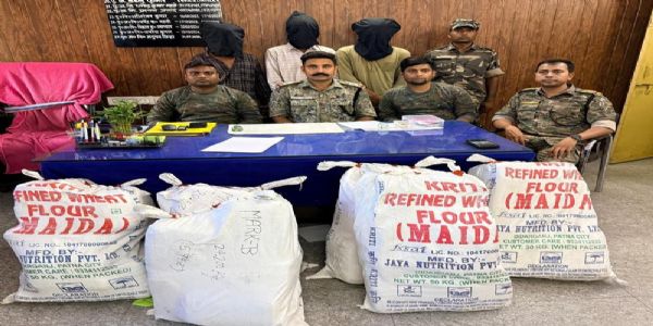 लातेहार में 146 किलो गांजा के साथ तीन तस्कर गिरफ्तार, बोलेरो जब्त