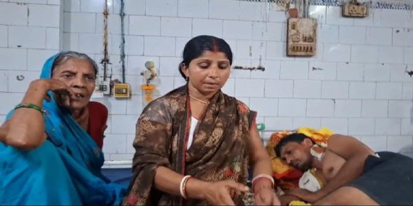 मामूली विवाद में युवक पर चाकू से हमला, गला काटने की कोशिश का आरोप