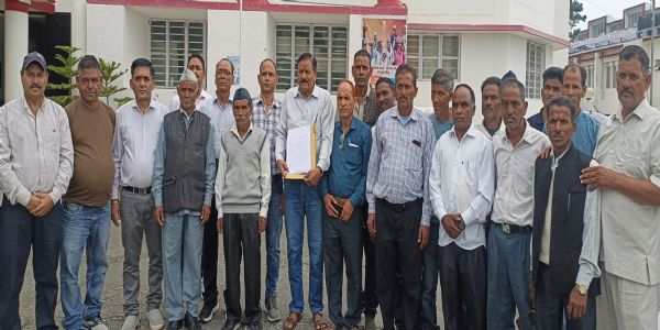 रावत गांव के लिए जल्द शुरू हाे स्वीकृत सड़क का निमार्ण कार्य