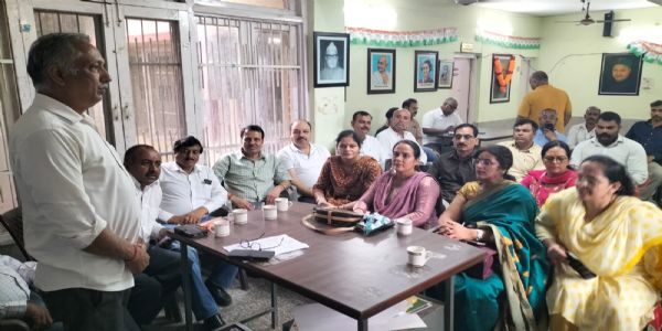 केन्द्र सरकार कर रही प्रदेश के साथ सौतेला व्यवहार : आनंद परमार