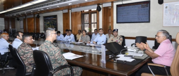अग्निवीर भर्ती के संबंध में समीक्षा बैठक करते मुख्य सचिव एसपी गोयल अग्निवीर भर्ती के संबंध में समीक्षा बैठक करते मुख्य सचिव एसपी गोयल
