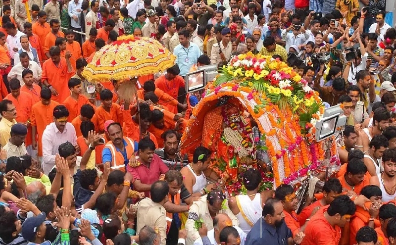 उज्जैन में निकली भगवान महाकाल की श्रावण मास की दूसरी सवारी उज्जैन में निकली भगवान महाकाल की श्रावण मास की दूसरी सवारी