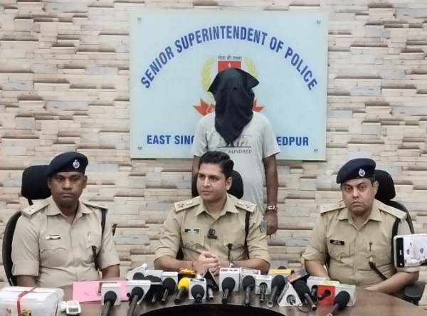 गिरफ्तार आरोपी की जानकारी देते सीटी एसपी ललित मीणा