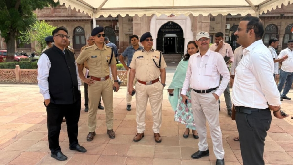 राज्य स्तरीय स्वतंत्रता दिवस समारोह सहित मुख्यमंत्री के विभिन्न कार्यक्रमों की तैयारियों को लेकर प्रशासनिक एवं पुलिस अधिकारियों ने किया संयुक्त निरीक्षण राज्य स्तरीय स्वतंत्रता दिवस समारोह सहित मुख्यमंत्री के विभिन्न कार्यक्रमों की तैयारियों को लेकर प्रशासनिक एवं पुलिस अधिकारियों ने किया संयुक्त निरीक्षण