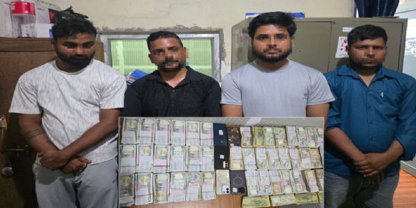 अवैध रकम सहित गिरफ्तार अवैध रकम सहित गिरफ्तार