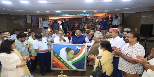 कुलजीत सिंह चहल ने कनॉट प्लेस में ‘हर घर तिरंगा’ कला प्रदर्शनी का किया शुभारंभ