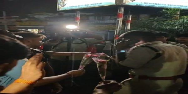 लाठीचार्ज के विरोध में छात्रों ने निकाला मौन जुलूस, कहा आंदोलन रहेगा जारी