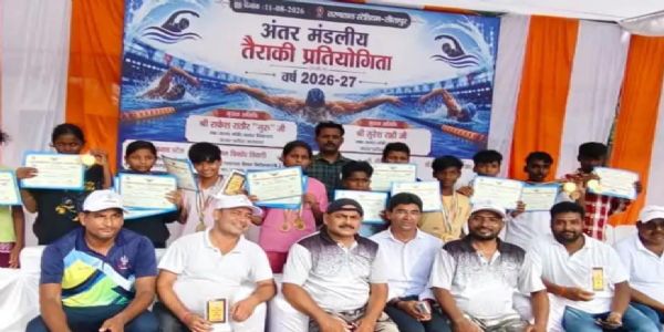 देवरिया : शुभम ने तैराकी में जीते पांच स्वर्ण पदक, गौरीबाजार का बढ़ाया गौरव