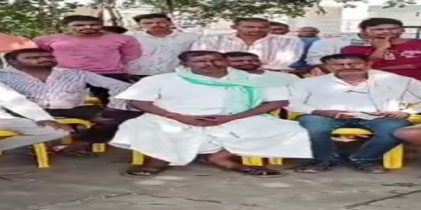 वाराणसी में नाविकों ने मुख्यमंत्री से नाव संचालन पर लगी रोक हटाने की उठायी मांग
