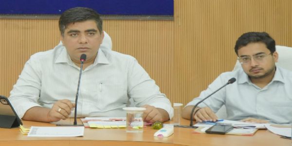 कोरबा में छात्रवृत्ति से कोई पात्र विद्यार्थी न रहे वंचित, कलेक्टर कुणाल दुदावत ने अधिकारियों को दिए निर्देश
