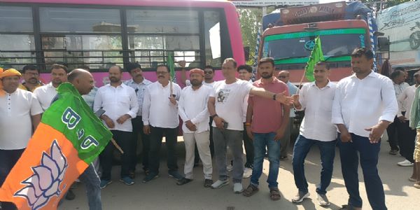 भाजपा के झारखंड बंद का पलामू में भी असर, कार्यकर्ताओं ने सड़क जाम कर किया प्रदर्शन