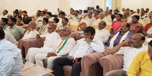 कांग्रेस की ओर उम्मीद भरी नजरों से देख रही है जनता, निष्ठापूर्वक जिम्मेदारी निभाएं कार्यकर्ता : सीपी मित्तल