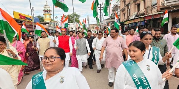 रीवाः विशाल तिरंगा यात्रा में शामिल हुए उप मुख्यमंत्री शुक्ल