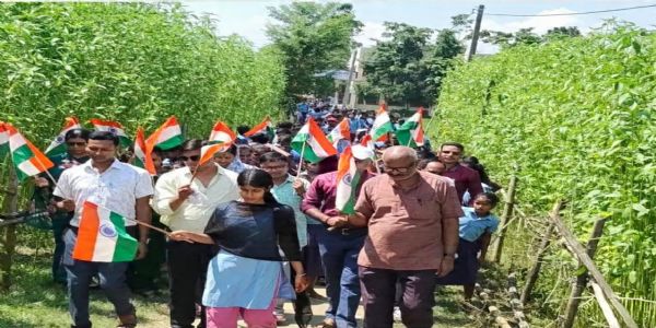 मरोना में हर घर तिरंगा अभियान के तहत निकली प्रभात फेरी, देशभक्ति के नारों से गूंजा क्षेत्र