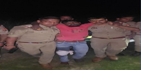 युवती की गला दबाकर हत्या करने वाला युवक पुलिस मुठभेड़ में गिरफ्तार, पैर में गोली लगी