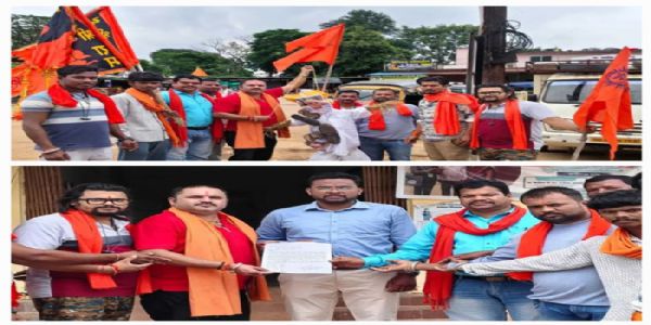 बजरंग दल ने शिवलिंग पर आपत्तिजनक टिप्पणी करने वाले का किया पुतला दहन, साैंपा ज्ञापन