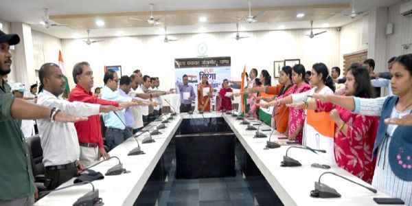 हर घर तिरंगा अभियान के तहत जिला पंचायत अध्यक्ष ने दिलाई तिरंगा प्रतिज्ञा