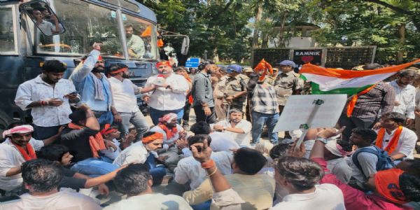 विधानसभा घेराव के दौरान एबीवीपी कार्यकर्ताओं पर लाठीचार्ज, हिरासत में राष्ट्रीय महामंत्री सहित 200 से अधिक कार्यकर्ता