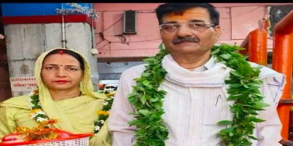 गंगा नदी में मिला पत्नी का शव, पति की तलाश जारी