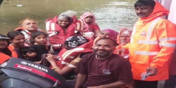 मप्रः भारी बारिश में उफनती नदियों के बीच एसडीईआरएफ एवं होमगार्ड्स का व्यापक रेस्क्यू अभियान