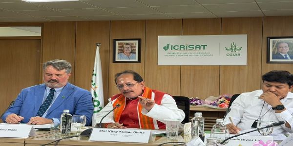 कृषि क्षेत्र में हो रहे अनुसंधान एवं नवाचारों का लाभ आमजनों तक पहुंचाना हमारी प्राथमिकता : विजय सिन्हा