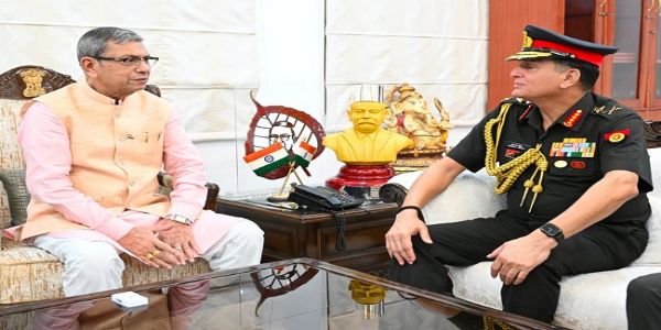 सेना प्रमुख ने हरियाणा के राज्यपाल से की बैठक सेना प्रमुख ने हरियाणा के राज्यपाल से की बैठक