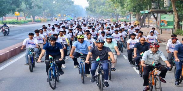 केंद्रीय युवा कार्यक्रम एवं खेल मंत्री डॉ. मनसुख मांडविया केंद्रीय युवा कार्यक्रम एवं खेल मंत्री डॉ. मनसुख मांडविया