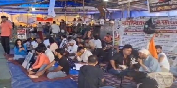जयपाल सिंह स्टेडियम में मौजूद छात्र अभ्यर्थियों सहित अन्य जयपाल सिंह स्टेडियम में मौजूद छात्र अभ्यर्थियों सहित अन्य