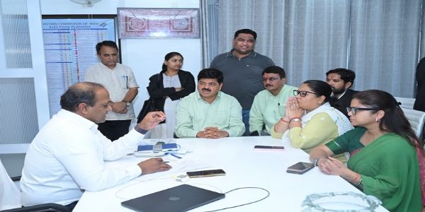 एसआईआर में अनियमितताओं का आरोप, कांग्रेस ने मुख्य निर्वाचन अधिकारी को सौंपा ज्ञापन