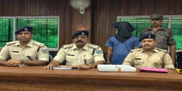 लैपटॉप चोरी मामले में डिलीवरी बॉय गिरफ्तार