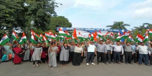 कोरबा: हर घर तिरंगा अभियान के तहत सीईडब्ल्यूएस गेवरा में निकली तिरंगा रैली