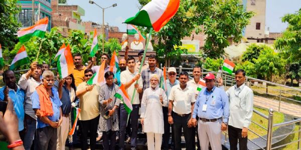 शहीदों की धरती डुमरांव में निकला भव्य तिरंगा यात्रा