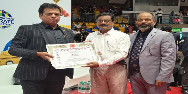 वाराणसी के सेन्सेई आर. बालाजी छठी डिग्री ब्लैक बेल्ट से सम्मानित