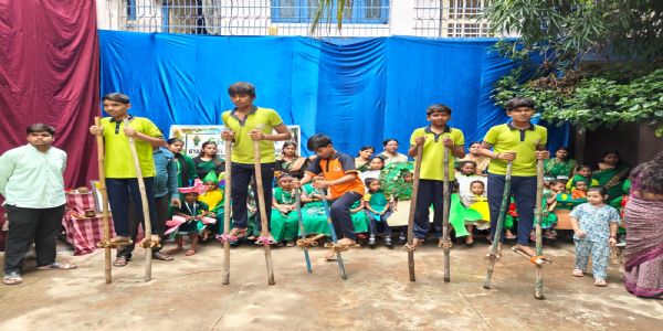 हरेली पर बच्चों ने दिखाई छत्तीसगढ़ी संस्कृति और प्रकृति की झलक