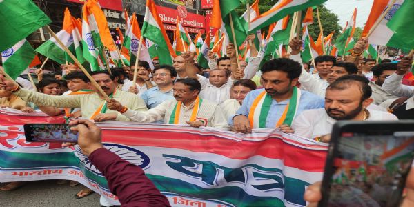 दिल्ली भाजपा ने चार जिलों में निकाली तिरंगा यात्रा, दिया राष्ट्रभक्ति और एकता का संदेश