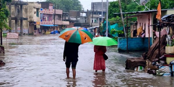 मध्य प्रदेश में भारी बारिश का स्ट्रॉन्ग सिस्टम एक्टिव, 4 जिलों में स्कूल बंद, कई इलाकों में बाढ़ जैसे हालात