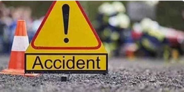 सड़क हादसे में एक की मौत, तीन घायल
