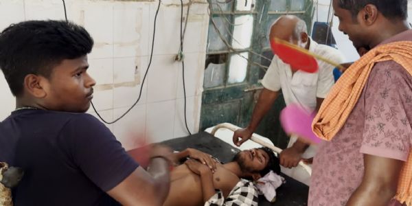 हाथ-पैर बंधी बेहोशी अवस्था में मिला गायब युवक, 55 हजार रुपये छीनने का आरोप