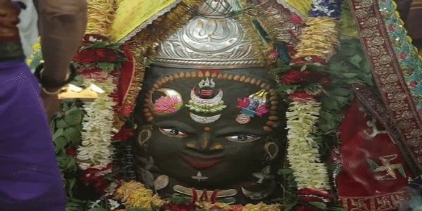 भस्म आरती में राजा स्वरूप में सजे बाबा महाकाल भस्म आरती में राजा स्वरूप में सजे बाबा महाकाल
