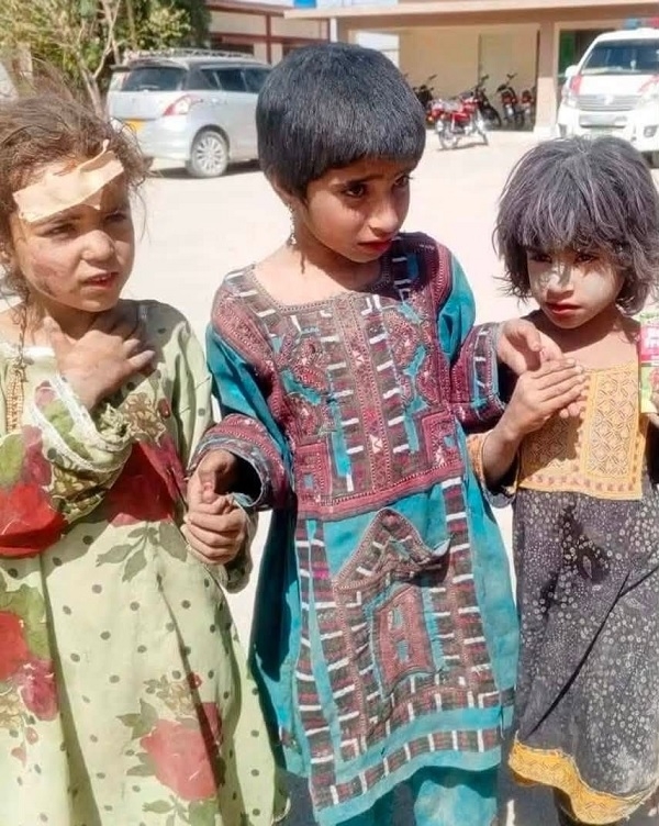 बलूचिस्तान के सुराब में पाकिस्तानी हवाई हमलों के बाद के हालात बलूचिस्तान के सुराब में पाकिस्तानी हवाई हमलों के बाद के हालात