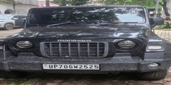 टोल प्लाजा पर बैरियर तोड़कर बिना टोल निकलने के मामले में दो वाहन सीज