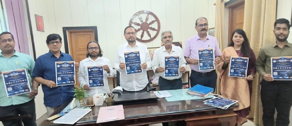 दरभंगा: 2026 के ब्रोशर का विमोचन करते एलएनएमयू कुलपति प्रो. संजय कुमार चौधरी। दरभंगा: 2026 के ब्रोशर का विमोचन करते एलएनएमयू कुलपति प्रो. संजय कुमार चौधरी।
