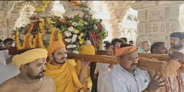 रामलला की उत्सव मूर्ति की पालकी रामलला की उत्सव मूर्ति की पालकी