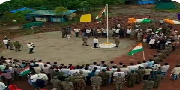 बस्तर संभाग के नक्सलियों की राजधानी कहे जाने वाले कार्रेगुट्टलू पहाड़ियों में हुआ ध्वजारोहण बस्तर संभाग के नक्सलियों की राजधानी कहे जाने वाले कार्रेगुट्टलू पहाड़ियों में हुआ ध्वजारोहण