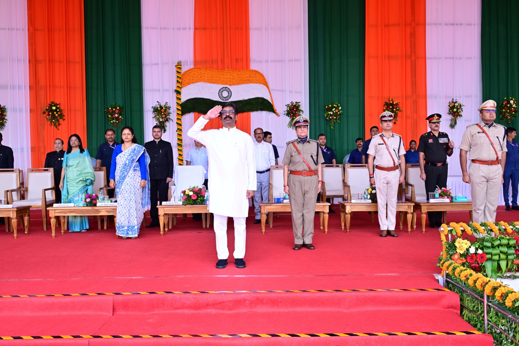मुख्यमंत्री सहित अन्य मुख्यमंत्री सहित अन्य