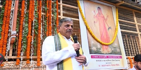 केशव भवन में ध्वजारोहण के बाद संबोधन करते दत्तात्रेय होशबोले केशव भवन में ध्वजारोहण के बाद संबोधन करते दत्तात्रेय होशबोले