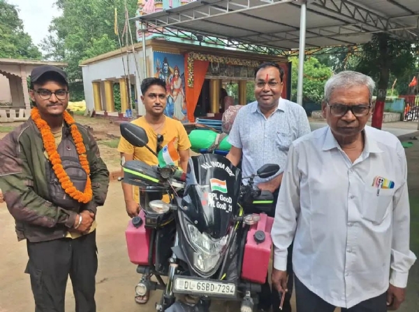 नई दिल्ली के गोविंदपुरी निवासी पंकज नई दिल्ली के गोविंदपुरी निवासी पंकज