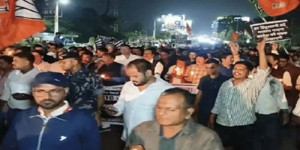इंदौर में कैंडल मार्च इंदौर में कैंडल मार्च